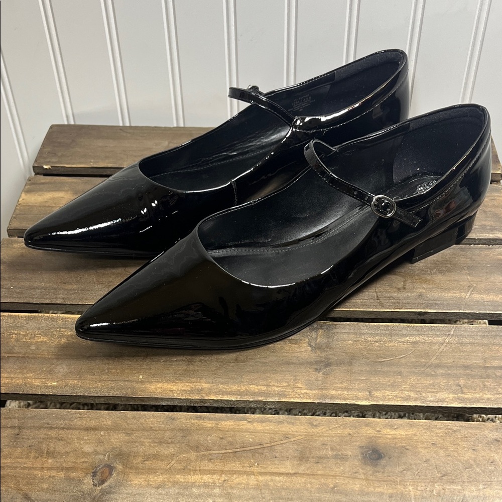 Vince Camuto Eloise Black Patent Leather Pointed Toe Buckle Mary Jane Flats